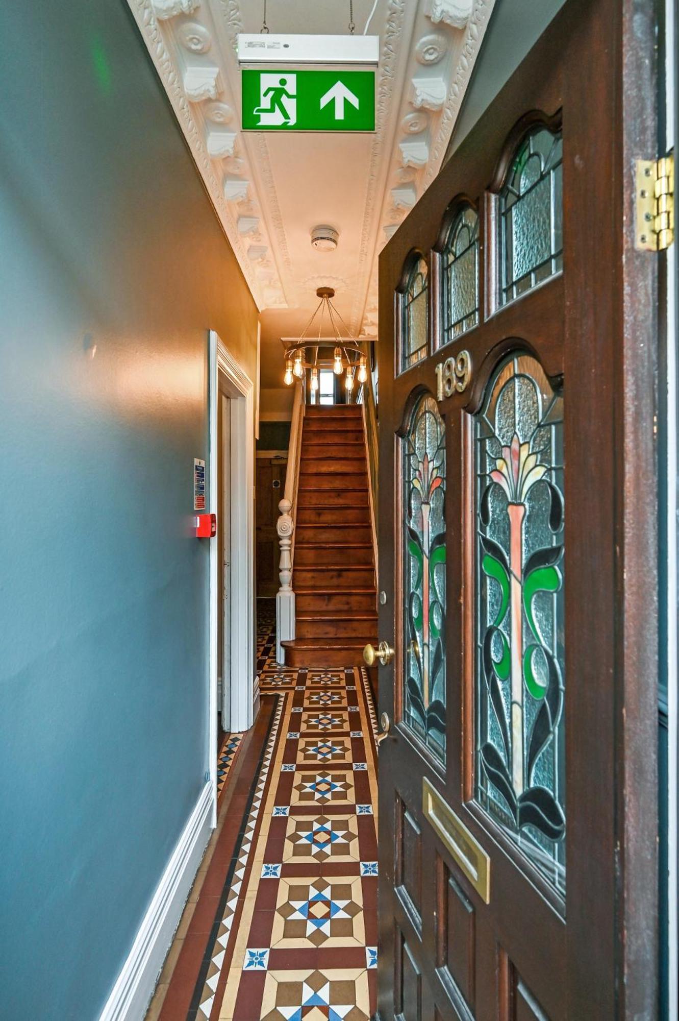 Вилла Beautiful Townhouse, Great Location - Pet Friendly Кардифф Экстерьер фото