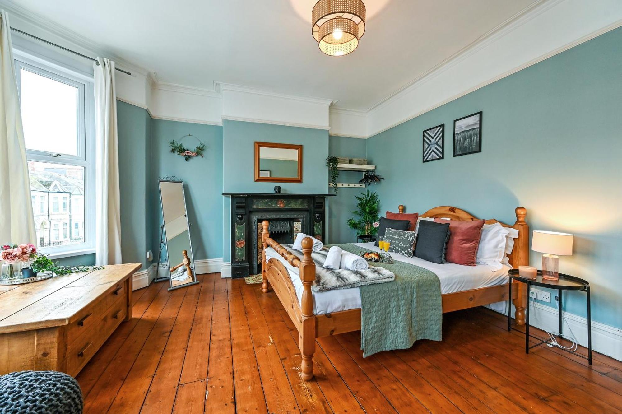 Вилла Beautiful Townhouse, Great Location - Pet Friendly Кардифф Экстерьер фото