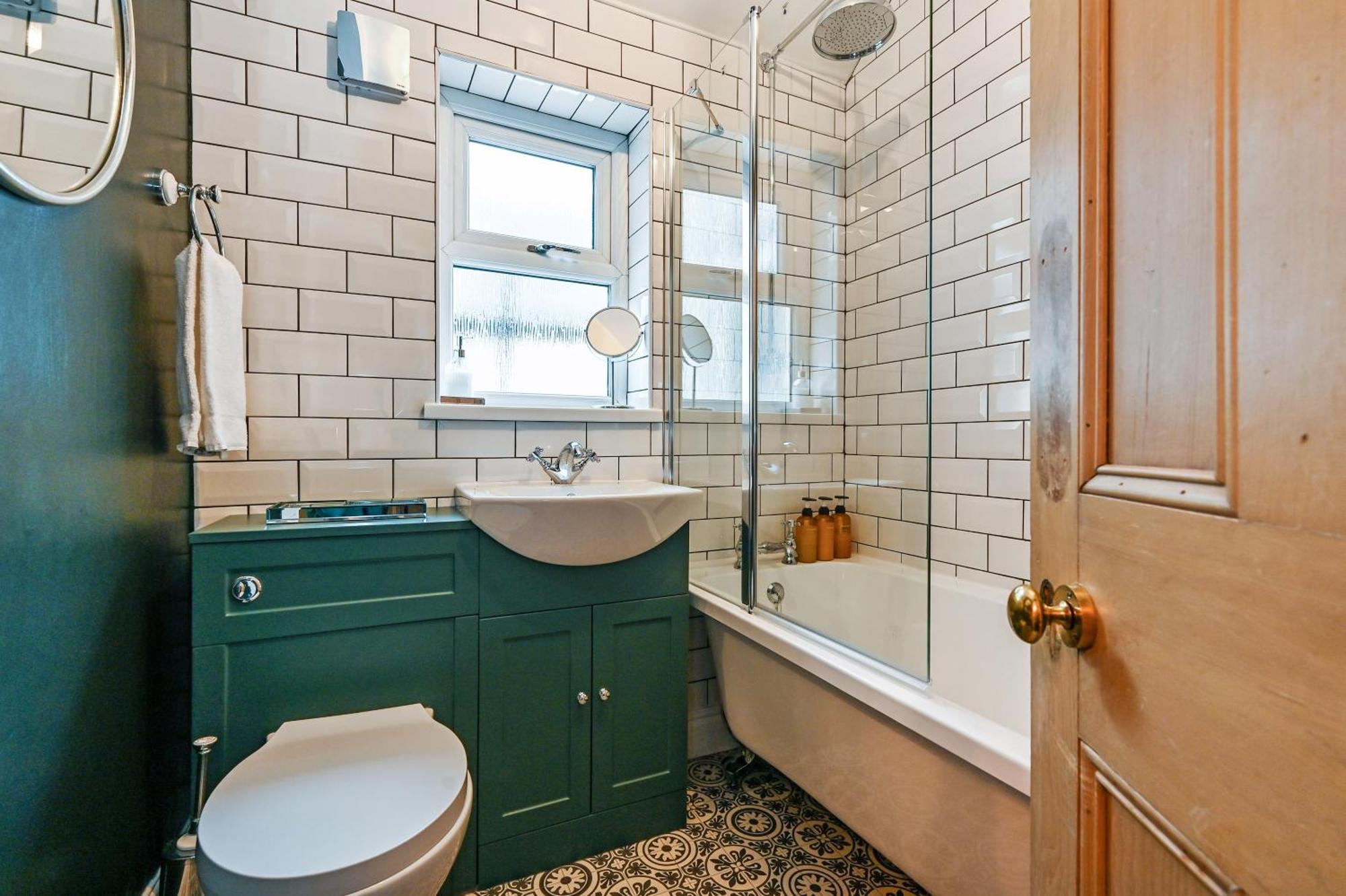Вилла Beautiful Townhouse, Great Location - Pet Friendly Кардифф Экстерьер фото