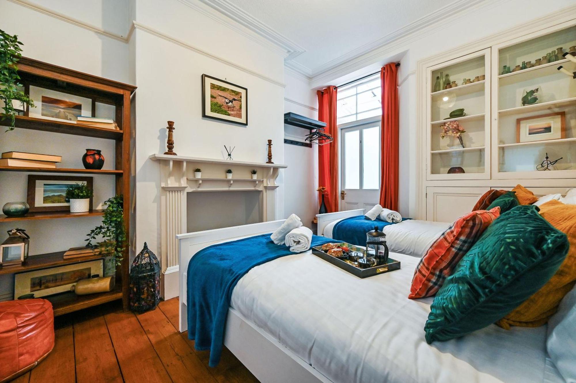 Вилла Beautiful Townhouse, Great Location - Pet Friendly Кардифф Экстерьер фото
