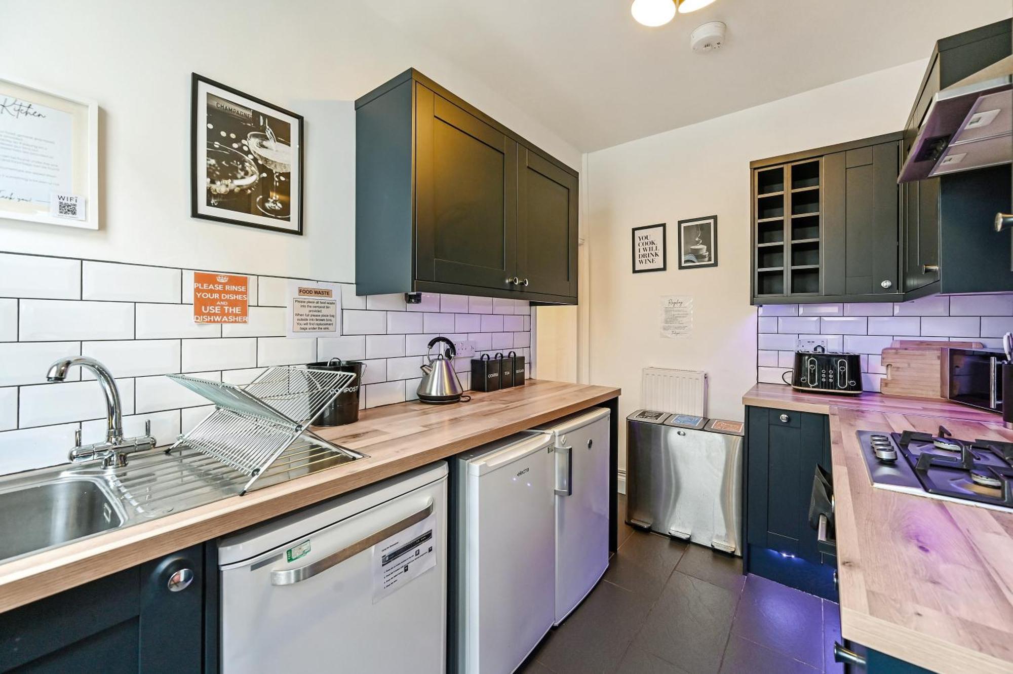 Вилла Beautiful Townhouse, Great Location - Pet Friendly Кардифф Экстерьер фото