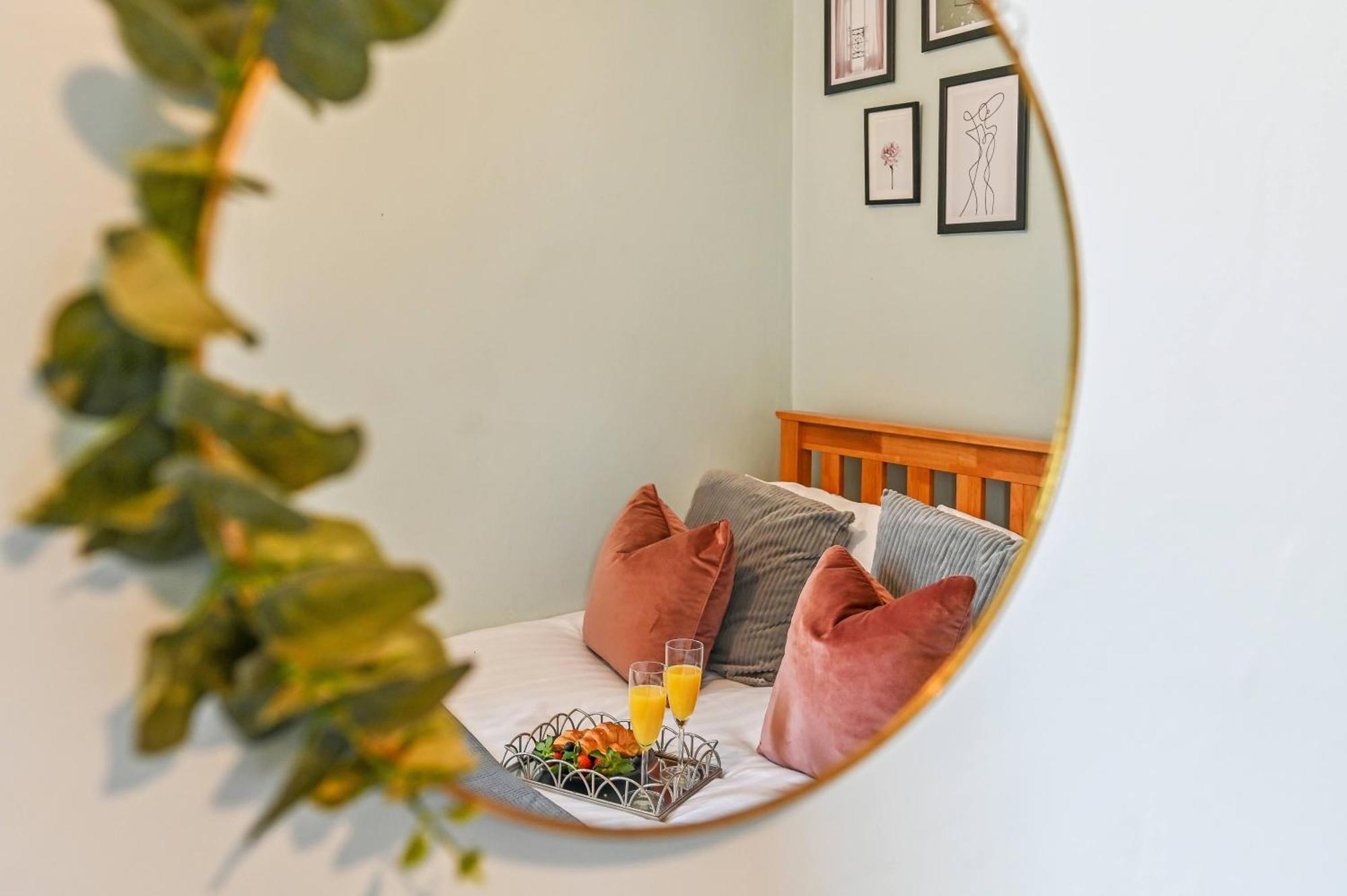 Вилла Beautiful Townhouse, Great Location - Pet Friendly Кардифф Экстерьер фото