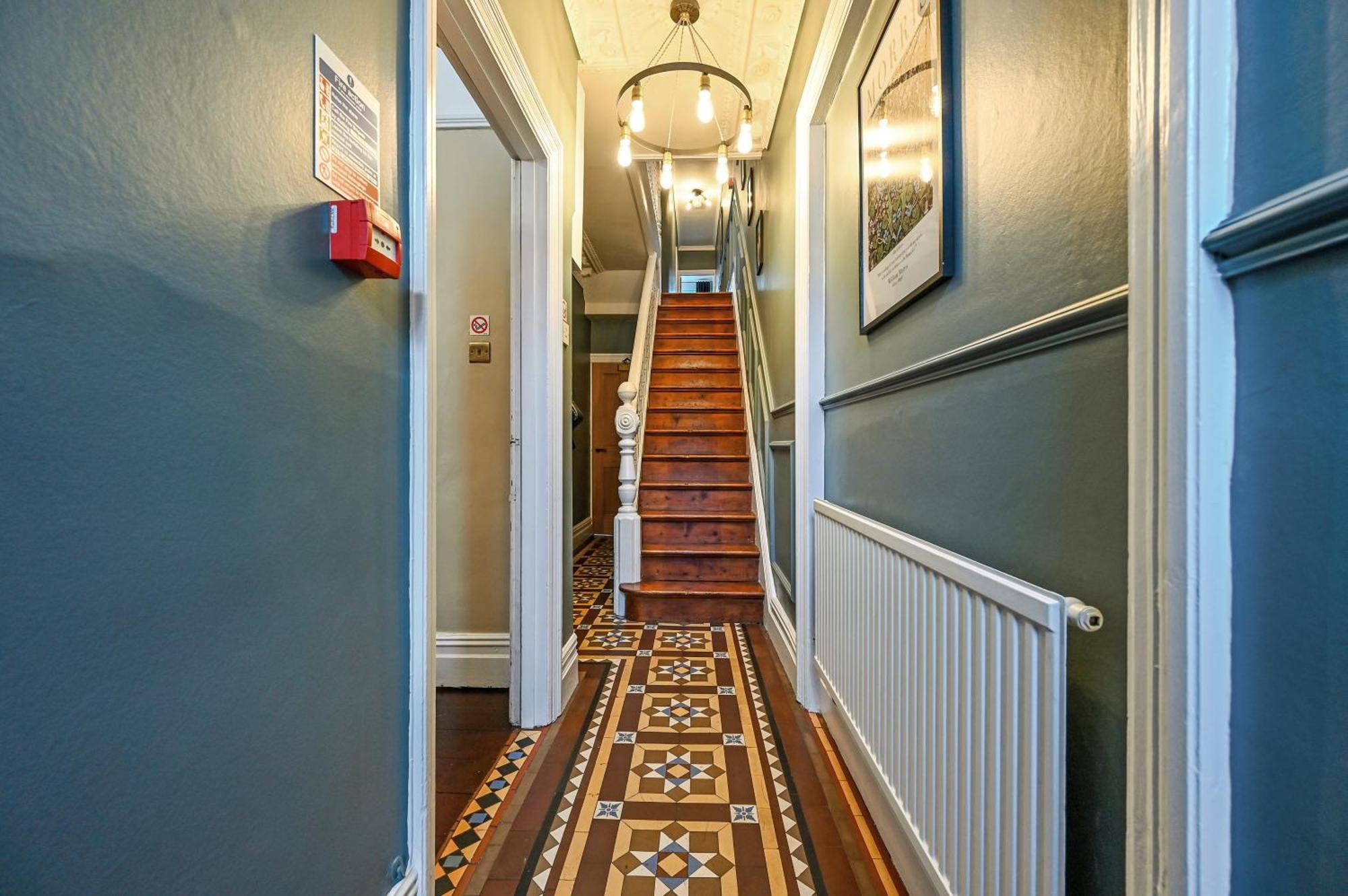 Вилла Beautiful Townhouse, Great Location - Pet Friendly Кардифф Экстерьер фото
